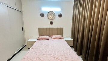 Bedroom in 2 BHK Apartment at Amanora Gold Towers, Hadapsar – for Sale
