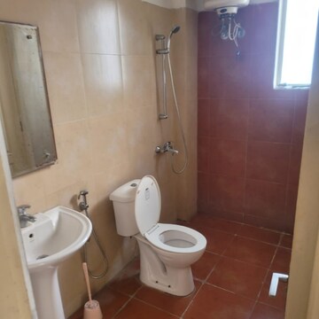 Bathroom in 2 BHK Apartment at Sushma Green vista, Kishanpura – for Sale