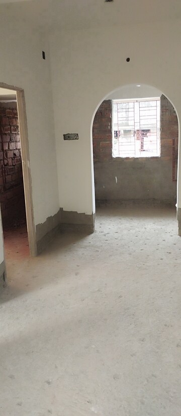 Room in 2 BHK Apartment at Majhi Para – for Sale