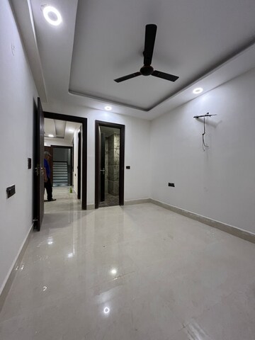 Room in 3 BHK Builder Floor at Chattarpur – for Sale