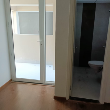Room in 3 BHK Apartment at Sushma Joynest ZRK, Ghazipur – for Sale