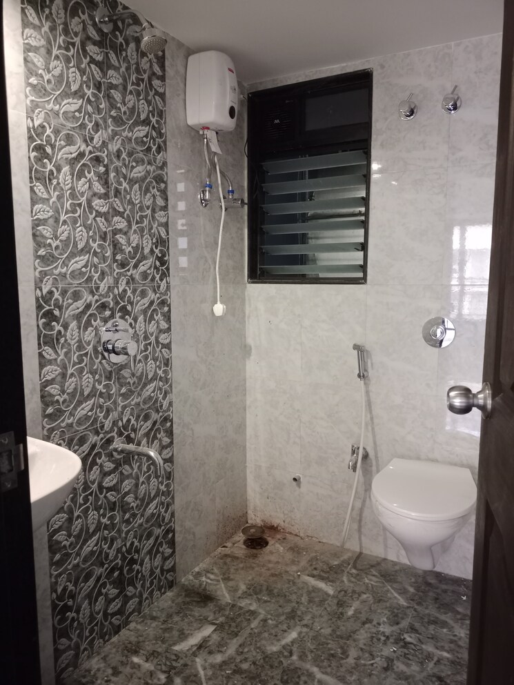 Bathroom, kolte-patil-evara 2 Bedroom 605 Sq.Ft. Apartment In Borivali West Mumbai 7596170