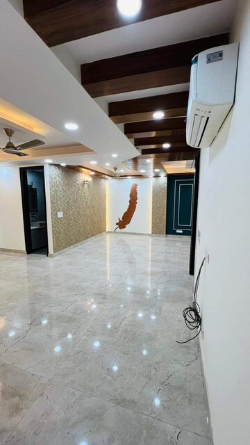 Room in 3 BHK Builder Floor at Sushant Lok 3, Sector 57 – for Sale