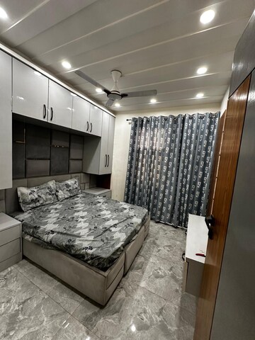 रेसिडेंशियल बिल्डर फ्लोर वर्ग फुट फॉर रेंट इन द्वारका मोर दिल्ली  7596488