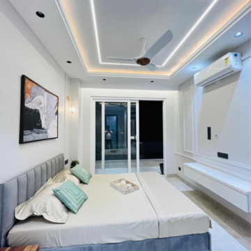 Bedroom in 3 BHK Builder Floor at Sector 63a – for Sale