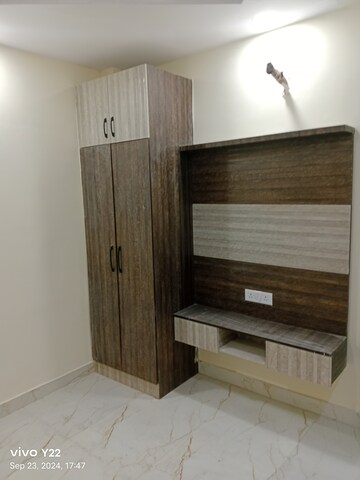 Bedroom in 2.5 BHK Builder Floor at Laxmi Nagar – for Sale