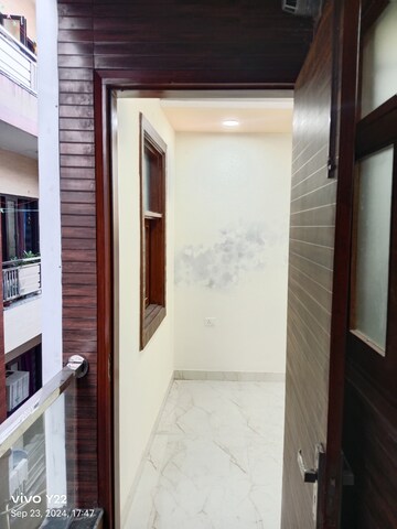 Building Lobby in 2.5 BHK Builder Floor at Laxmi Nagar – for Sale