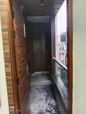 Building Lobby in 2.5 BHK Builder Floor at Laxmi Nagar – for Sale