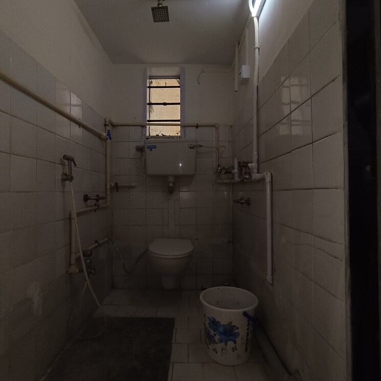 Bathroom, uttung-chs 2 Bedroom 700 Sq.Ft. Apartment In Goregaon East Mumbai 7596951