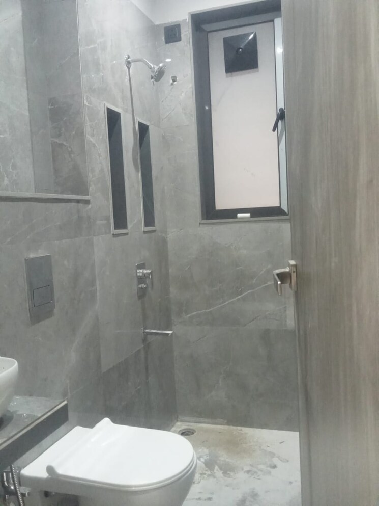 Bathroom, rishabraj-blue-lotus 2 Bedroom 749 Sq.Ft. Apartment In Khar West Mumbai 7597381