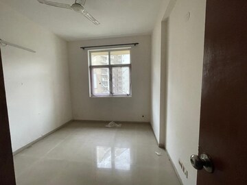 Room in 2.5 BHK Apartment at Mahagun Mywoods, Sector 16c Greater Noida – for Sale