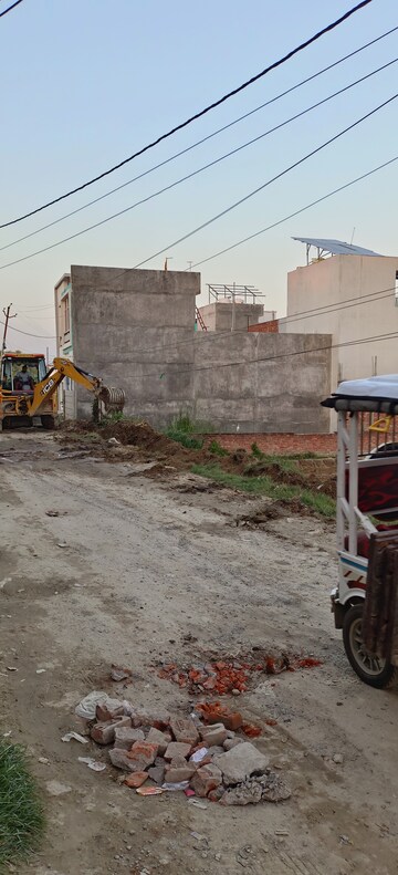 Plot For Sale in Sultanpur Road