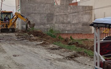 Plot For Sale in Sultanpur Road