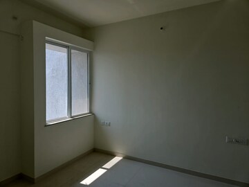 Room in 2 BHK Apartment at Rohan Ananta, Tathawade – for Sale