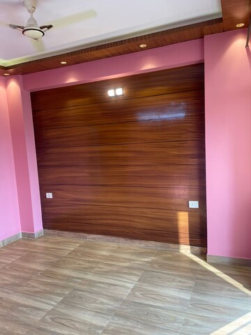 Room in 2 BHK Apartment at Exotica Dreamville, Sector 16c Greater Noida – for Sale