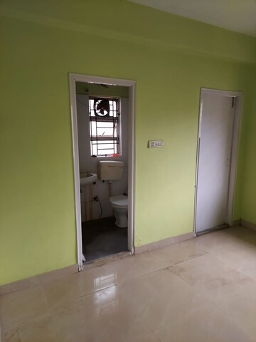 Room in 2 BHK Builder Floor at Parnasree Pally – for Sale