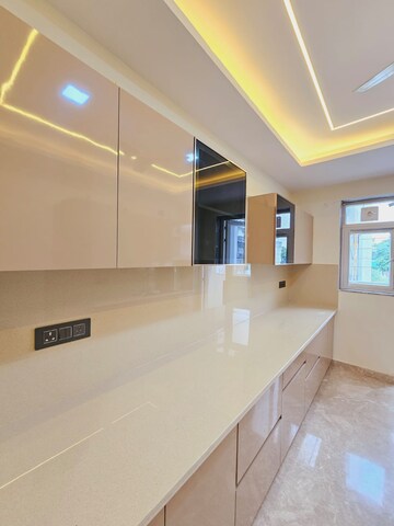 Room in 3 BHK Builder Floor at Sushant Lok 3, Sector 57 – for Sale