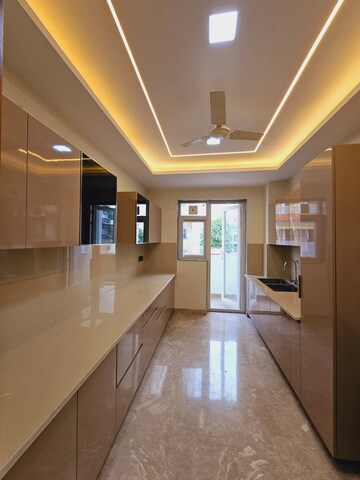Building Lobby in 3 BHK Builder Floor at Sushant Lok 3, Sector 57 – for Sale