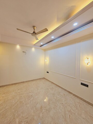 Room in 3 BHK Builder Floor at Sushant Lok 3, Sector 57 – for Sale