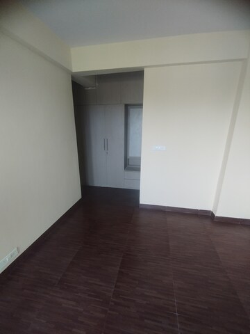 Room in 2 BHK Apartment at Pyramid Elite, Sector 86 – for Sale