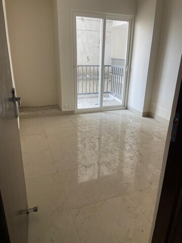 Room in 3 BHK Apartment at Sector 12 Greater Noida – for Sale