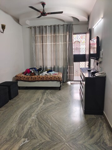 Bedroom in 3 BHK Builder Floor at Sector 43 – for Sale