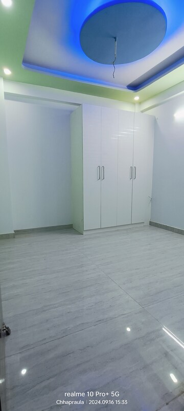 Room in 2 BHK Builder Floor at Sector 73 – for Sale