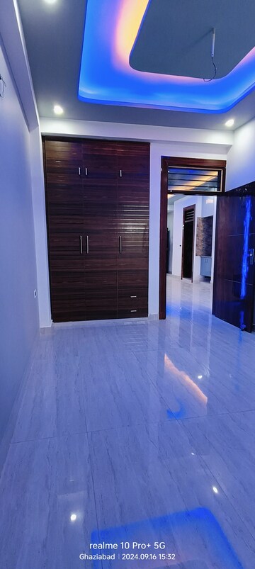 Room in 2 BHK Builder Floor at Sector 73 – for Sale