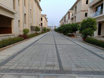 5 BHK Villa – Exterior View View at Tellapur - for Sale