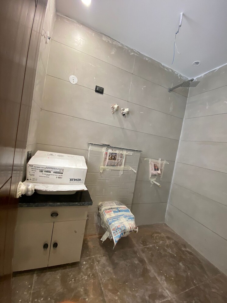 Bathroom, ansal-plaza-sector-23 3 Bedroom 1700 Sq.Ft. Builder Floor In Sector 23 Gurgaon 7599415