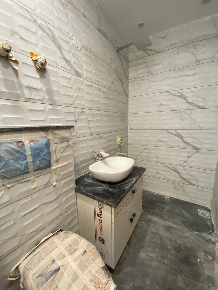 Bathroom, ansal-plaza-sector-23 3 Bedroom 1700 Sq.Ft. Builder Floor In Sector 23 Gurgaon 7599415