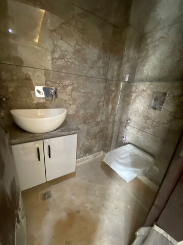 Attached Bathroom in 4 BHK Builder Floor at Ansal Plaza Sector-23, Sector 23 – for Sale