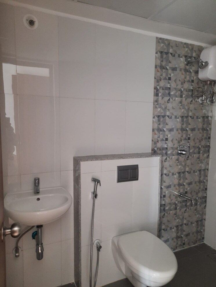 Bathroom, lodha-palava-city 2 Bedroom 587 Sq.Ft. Apartment In Dombivli East Thane 7599784