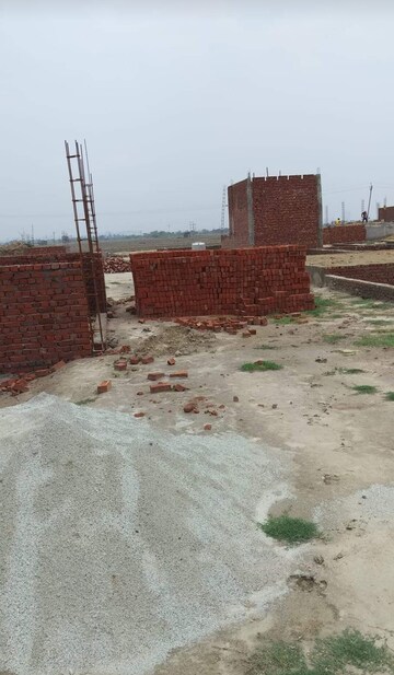  Plot For Sale in Bhopani Village