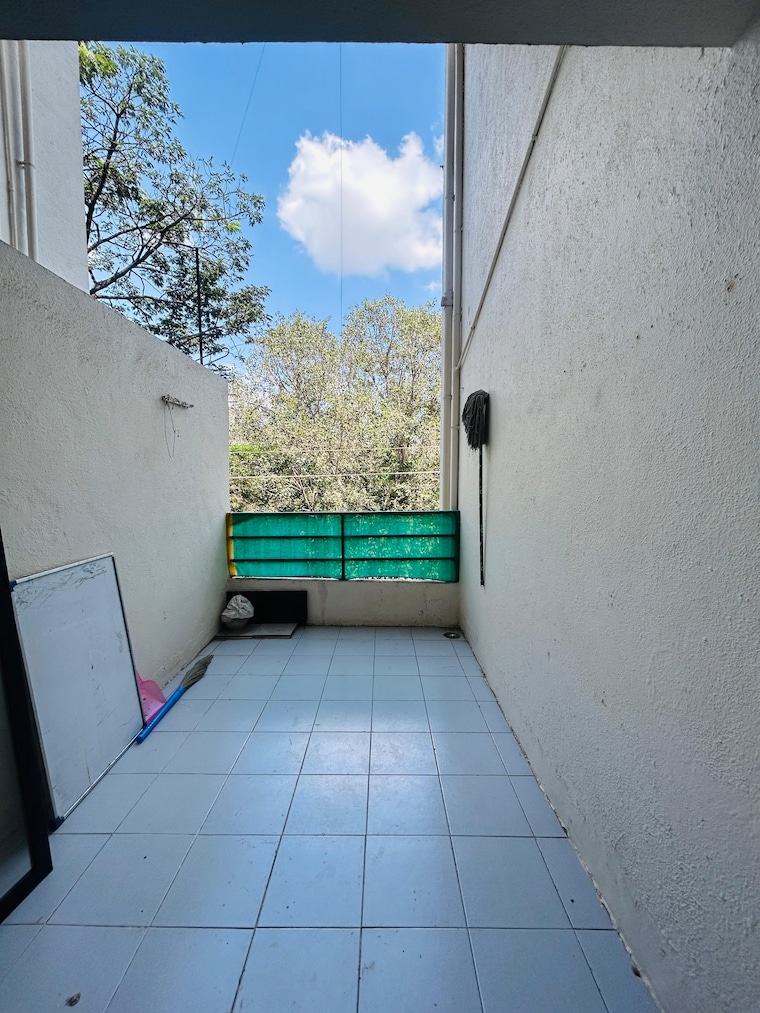 Balcony, bramha-aangan 1 Bedroom 600 Sq.Ft. Apartment In Salunkhe Vihar Society Pune 7600478