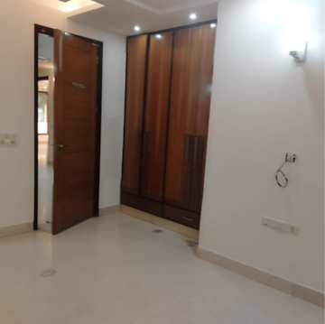 Room in 3 BHK Builder Floor at Greater Kailash Part 3 – for Sale