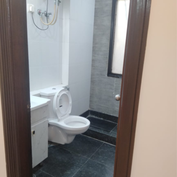 Bathroom in 3 BHK Builder Floor at Greater Kailash Part 3 – for Sale