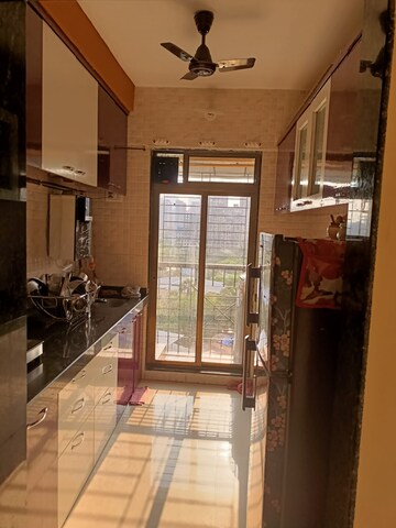 Furnished Amenities in 1.5 BHK Apartment at Thane West – for Sale