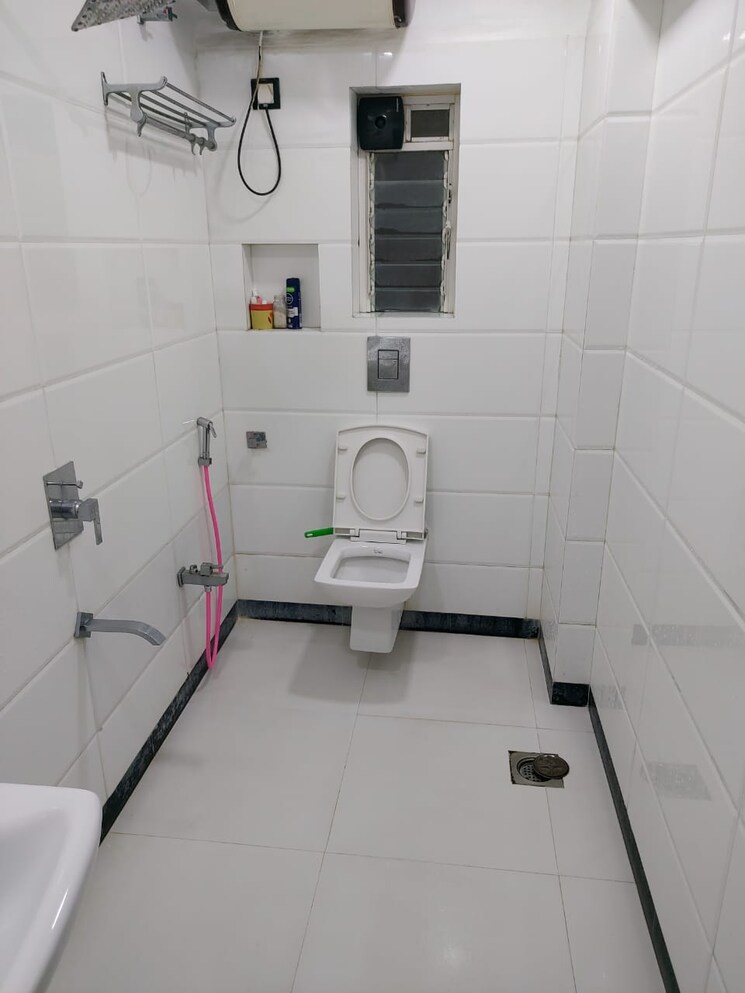 Bathroom, konark-classic 2 Bedroom 1275 Sq.Ft. Apartment In Bandra West Mumbai 7600602