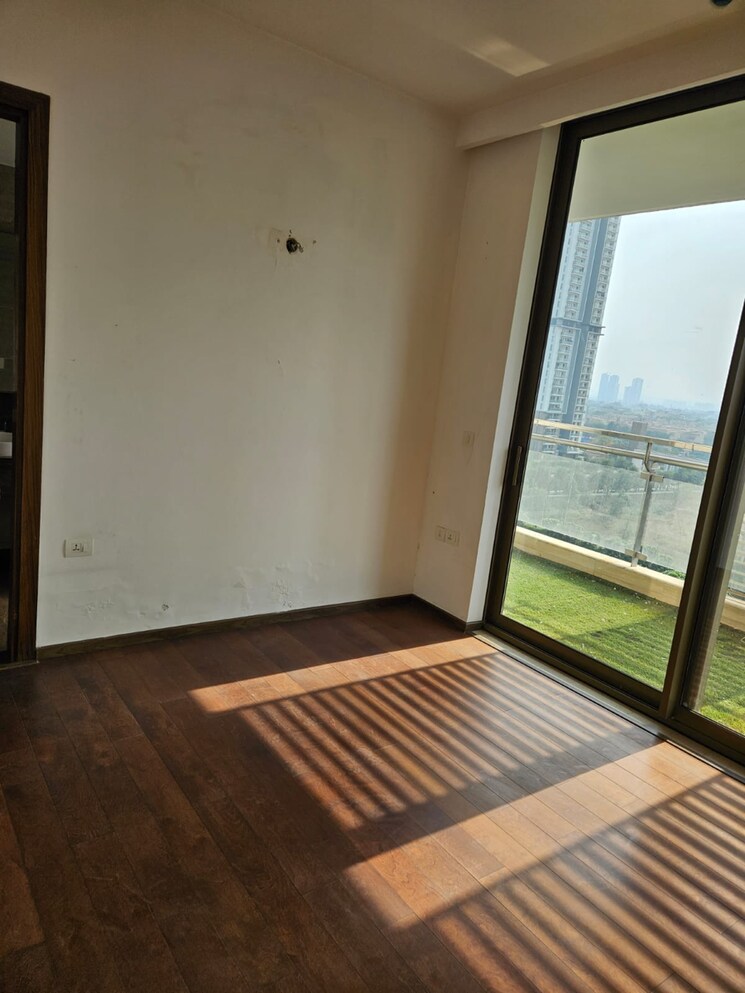 Room, m3m-golf-estate-fairway-west 3.5 Bedroom 3844 Sq.Ft. Apartment In Sector 65 Gurgaon 7600627