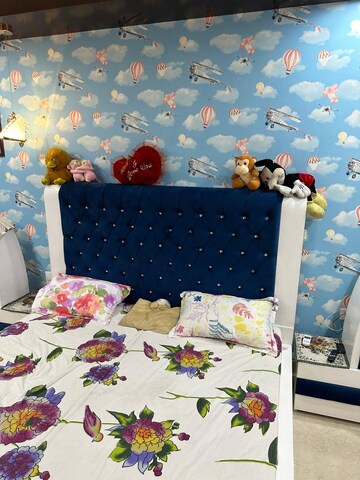 Bedroom in 4 BHK Builder Floor at Unitech South City II, Sector 50 – for Sale