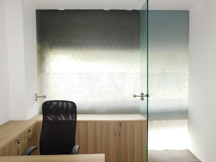 undefined, town-centre Commercial Office Space 1600 Sq.Ft. In Andheri East Mumbai 7600789