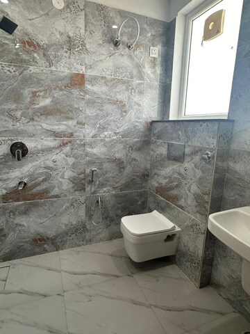 Bathroom in 3 BHK Builder Floor at Vision Homes Ghazipur, Ghazipur – for Sale