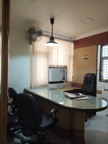 Commercial Office Space 1000 Sq.Ft. For Rent in Hazratganj Lucknow  7600986