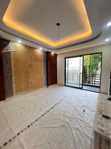 Bedroom in 4 BHK Builder Floor at Sushant Lok 2, Sector 57 – for Sale
