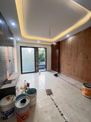 Parking in 4 BHK Builder Floor at Sushant Lok 2, Sector 57 – for Sale