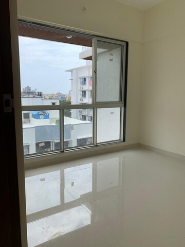 Room in 2.5 BHK Apartment at Abhilasha CHS Borivali, Borivali West – for Sale