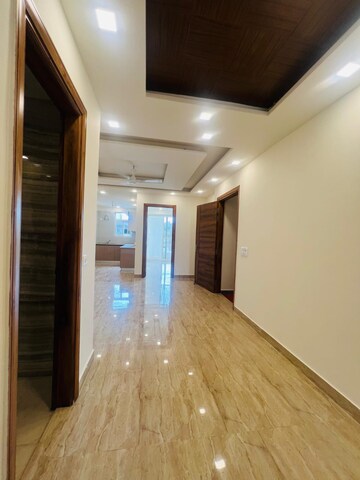 Building Lobby in 4 BHK Builder Floor at BPTP Park Central, Sector 85 – for Sale