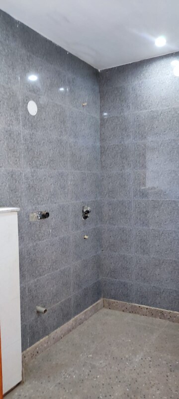 Bathroom in 3 BHK Builder Floor at BPTP Elite Floors, Sector 83 – for Sale