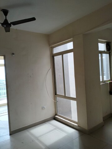Room in 3 BHK Apartment at Conscient Habitat Residences, Sector 78 – for Sale